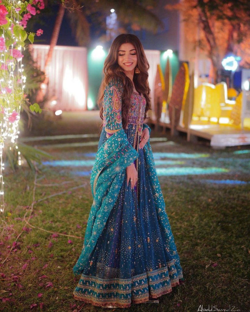 Beautiful Pictures Of Kinza Hashmi From Saboor's Wedding | Reviewit.pk