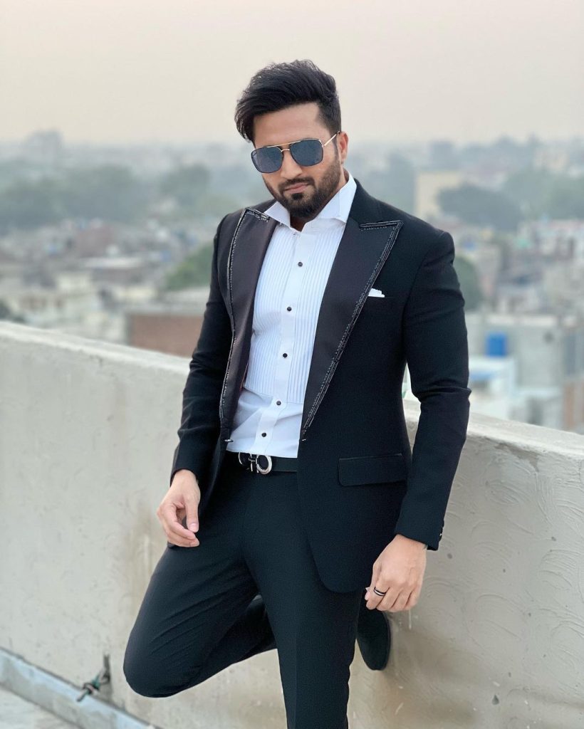 Falak Shabir Responds To Sajal And Ahad Separation Rumors