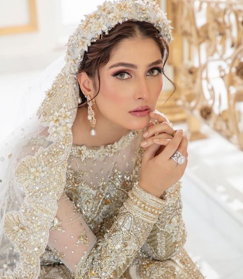 Ayeza Khan Becomes Most Followed Pakistani Celebrity On Instagram