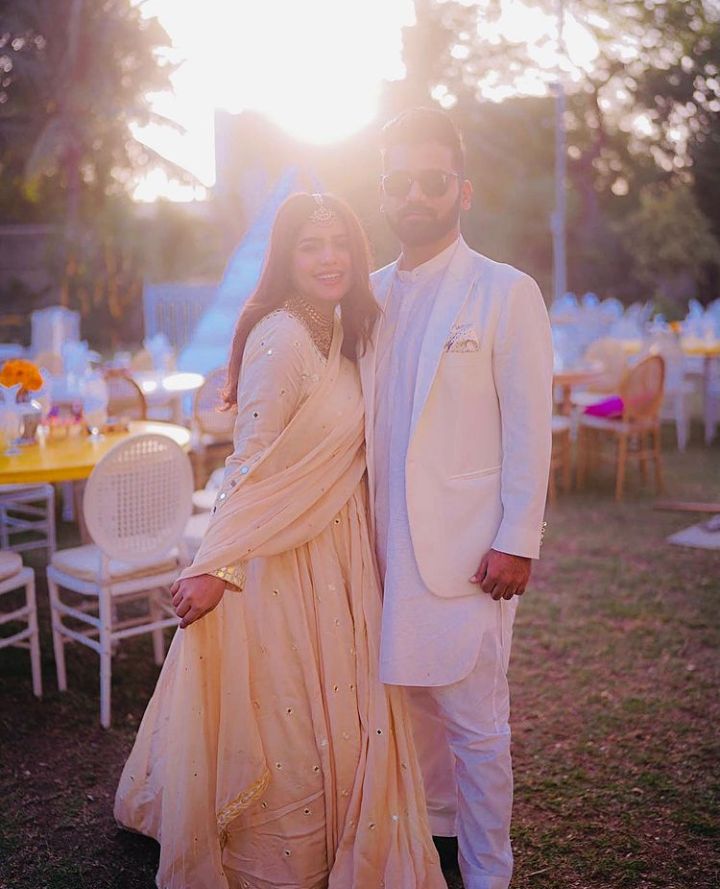 Anamta Qureshi Stuns In White Alongside Husband