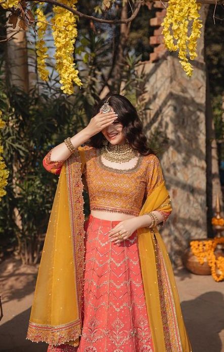 Sana Javed looks stunning in the latest photo shoot.