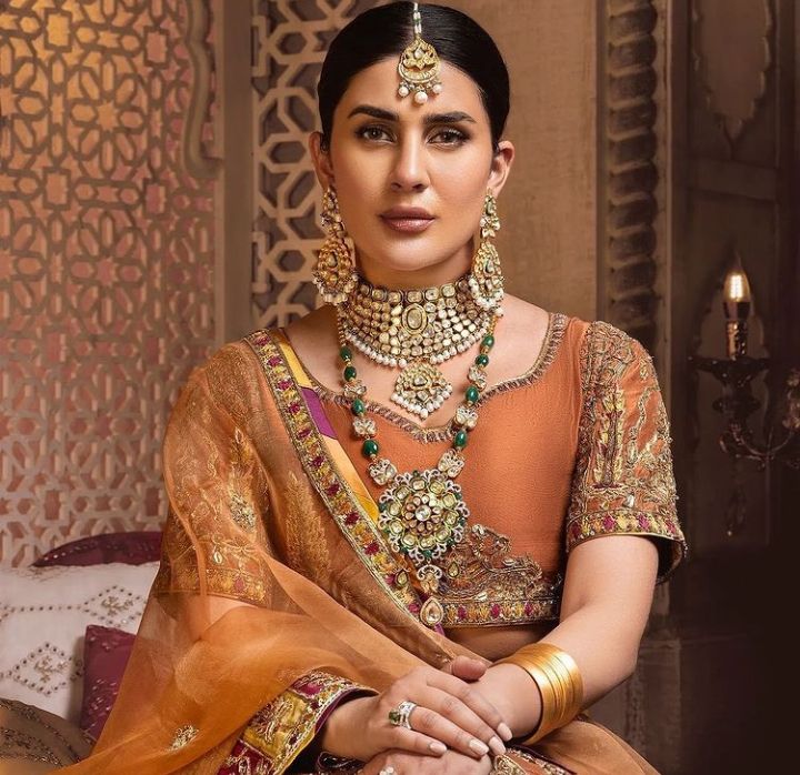 Kubra Khan Stuns Like A Royalty In Her Shoot