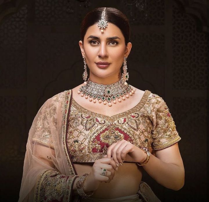 Kubra Khan Stuns Like A Royalty In Her Shoot