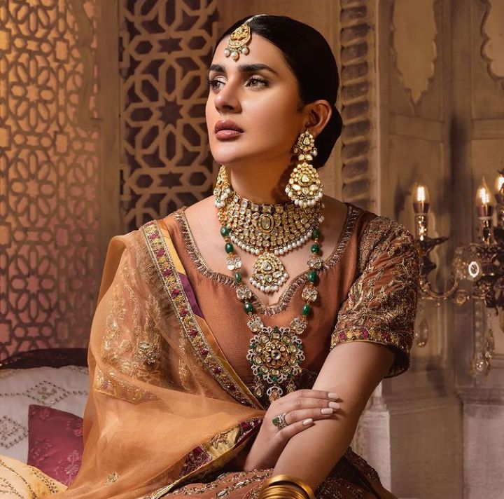 Kubra Khan Stuns Like A Royalty In Her Shoot