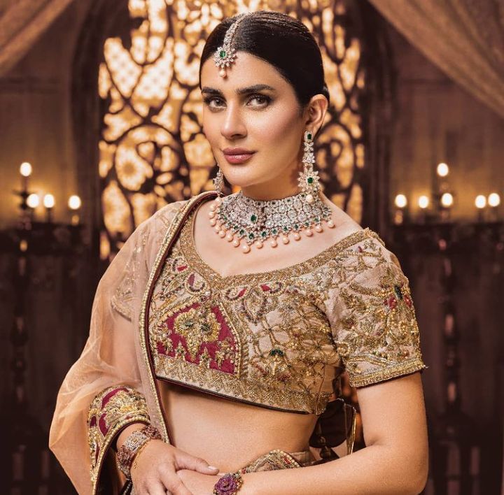 Kubra Khan Stuns Like A Royalty In Her Shoot