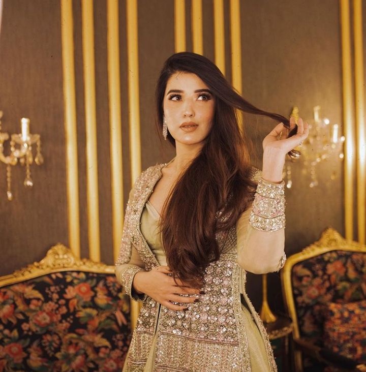 Hareem Farooq's Traditional Avatar This Wedding Season