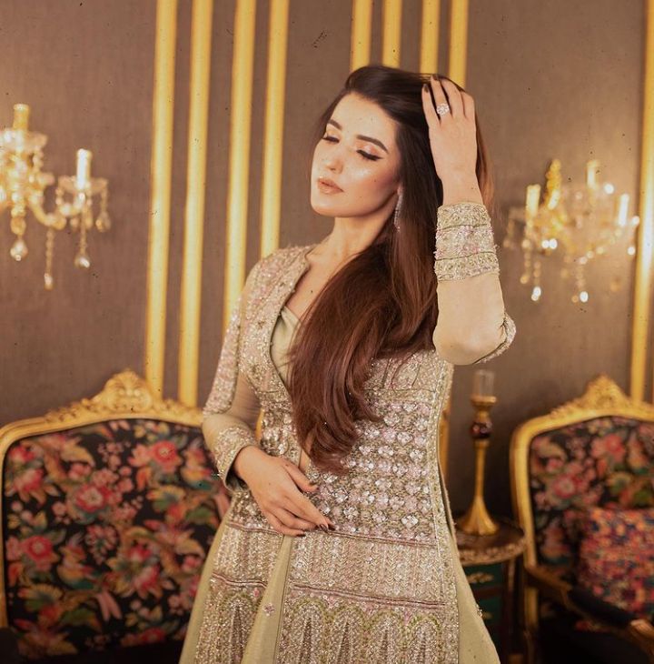 Hareem Farooq's Traditional Avatar This Wedding Season