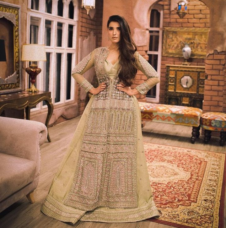 Hareem Farooq's Traditional Avatar This Wedding Season