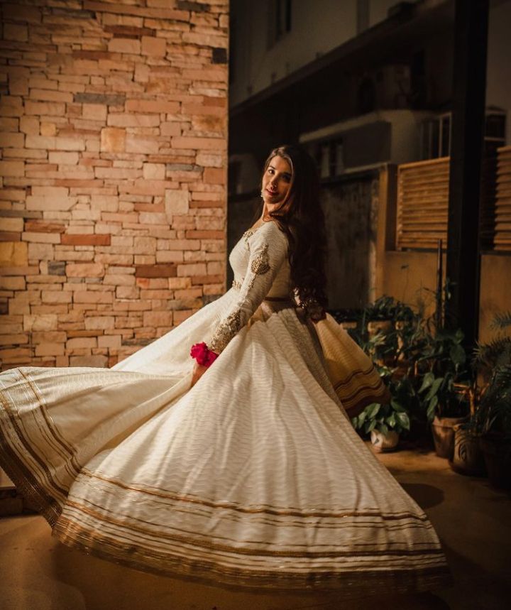 Hareem Farooq's Traditional Avatar This Wedding Season