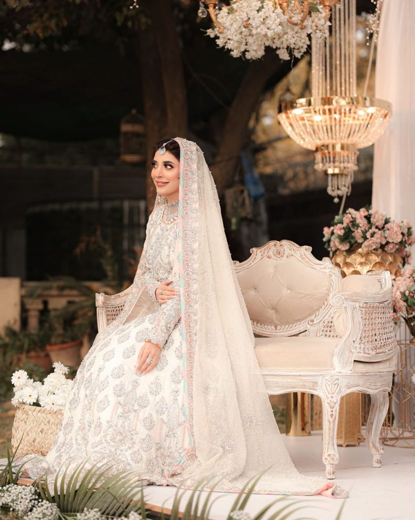 Urwa Hocane Flaunts Elegance In Her Latest Bridal Shoot | Reviewit.pk