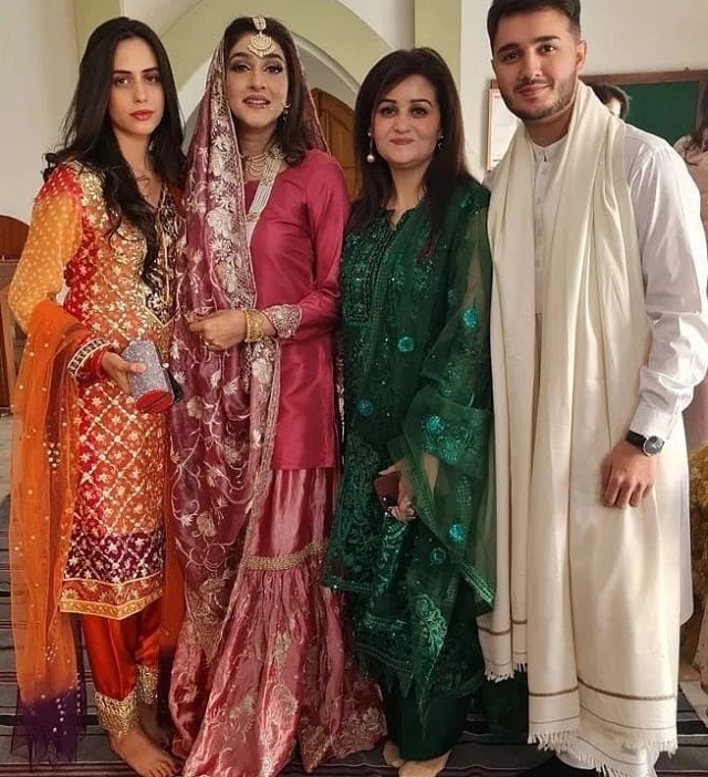 Shahveer Jafery' Cousin and Famous Blogger Momina Sundus Got Married
