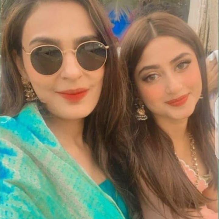 Sadia Ghaffar Shares Adorable Pictures With Daughter From Saboor's Wedding