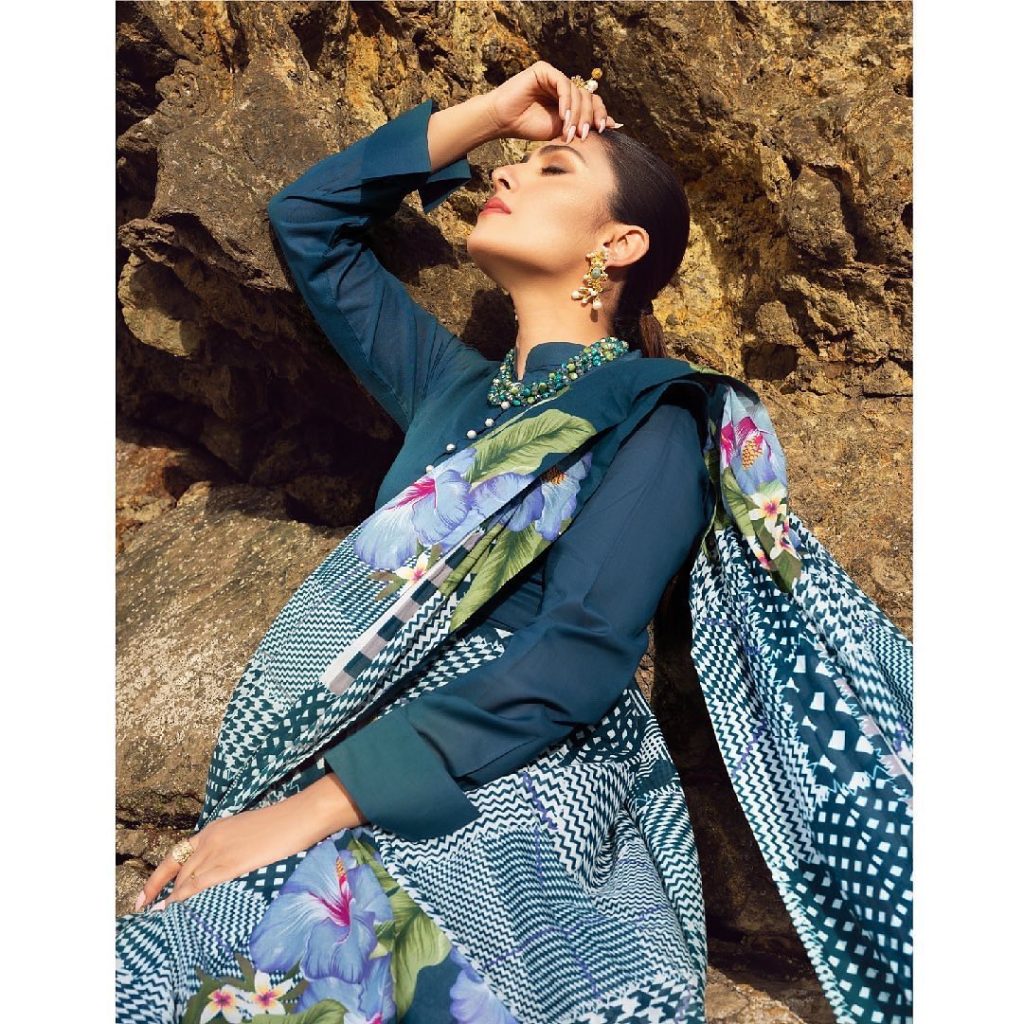 Sohaye Spring 2022 Collection Features Ayeza Khan