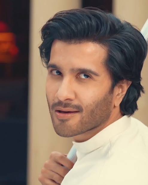 Fans Questioning Feroze Khan's Islamic Stance after Recent Video