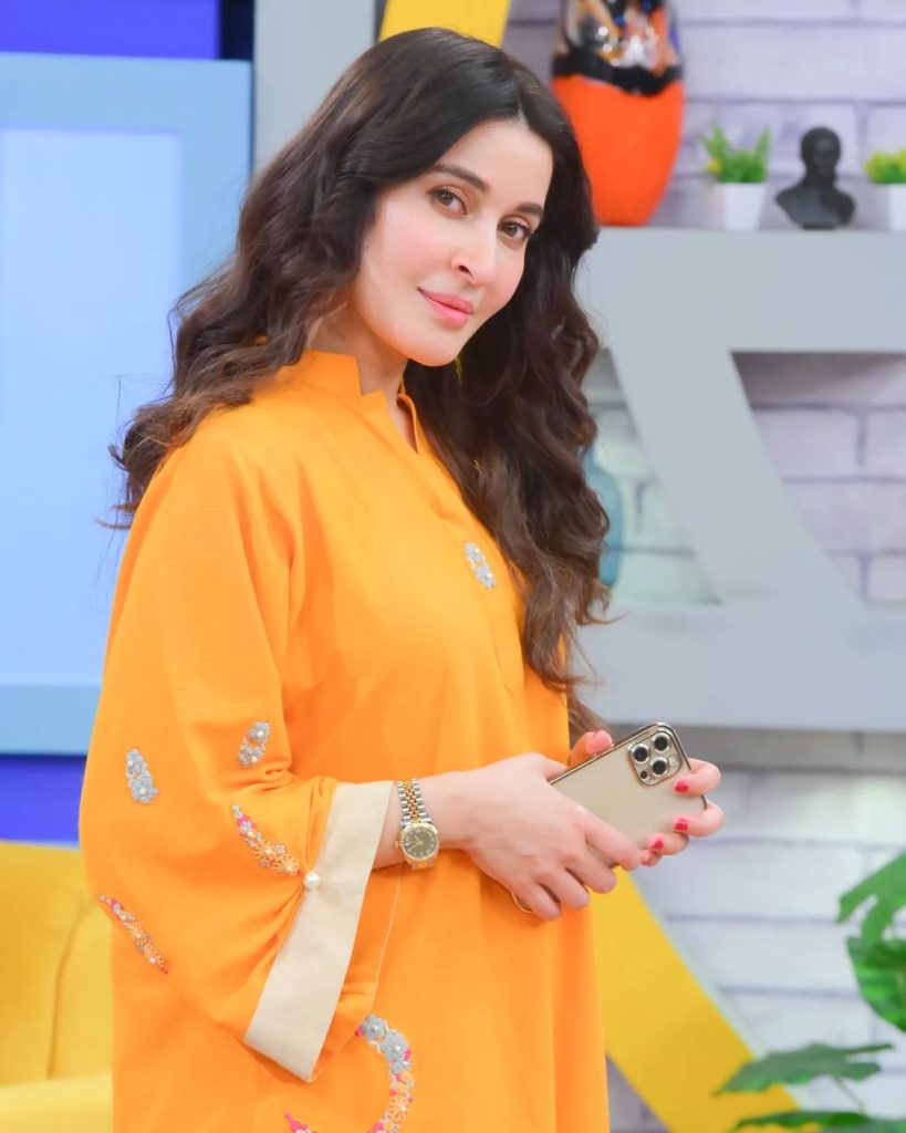 Shaista Lodhi Takes A Dig At Fellow Host Nadia Khan