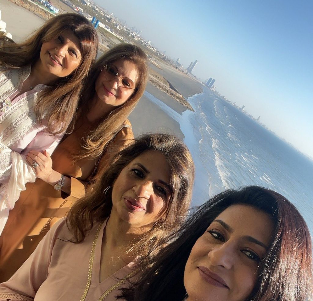 Bushra Ansari Hosts Brunch For Her Friends