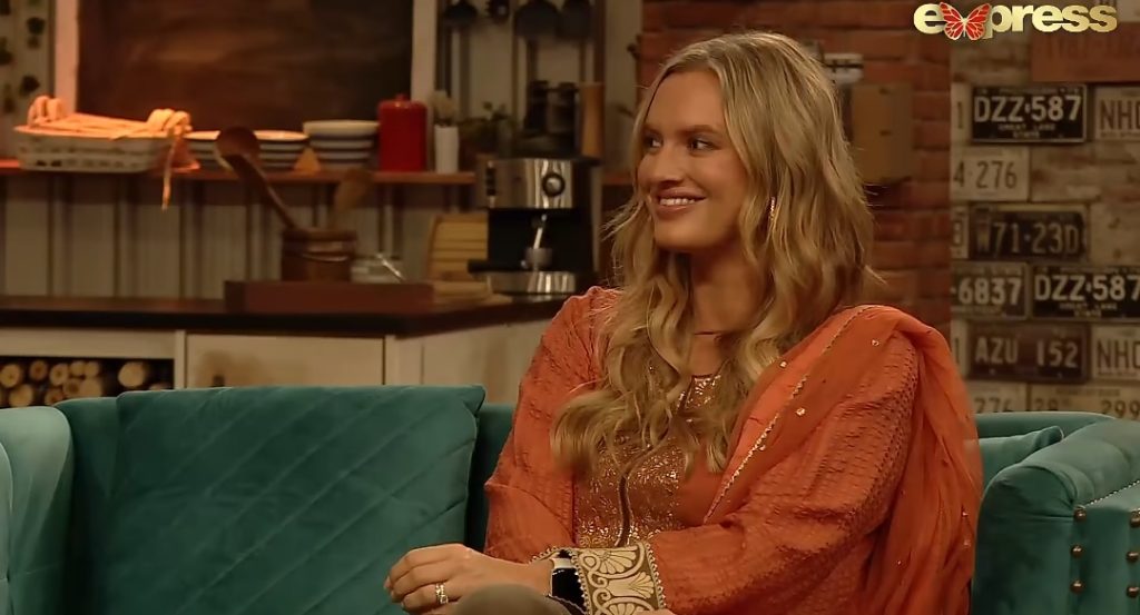 Does Shaniera Akram Love Pakistani Food