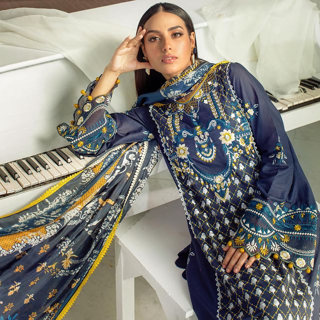 Ansab Jahangir Luxury Lawn Collection’22 Featuring Iqra Aziz