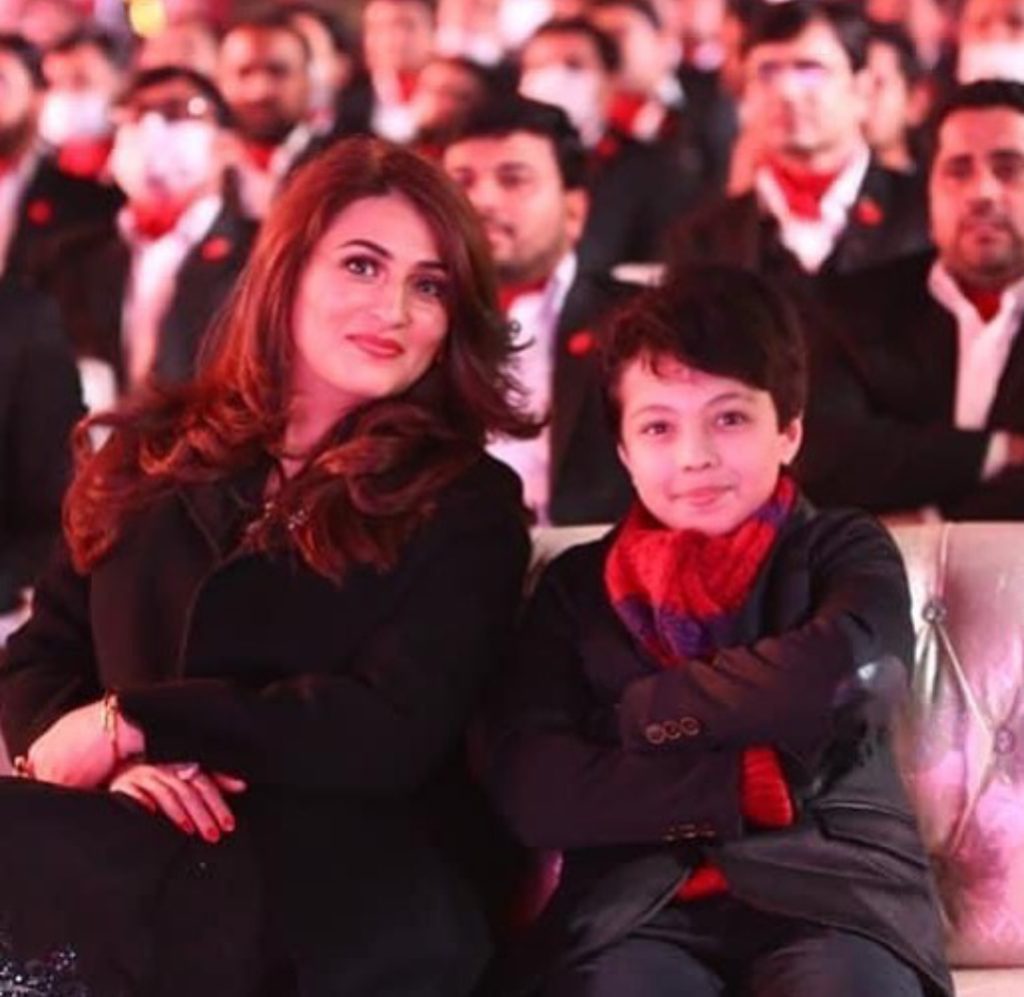 Iqrar Ul Hassan & Qurat ul Ain Iqrar Beautiful Family Pictures