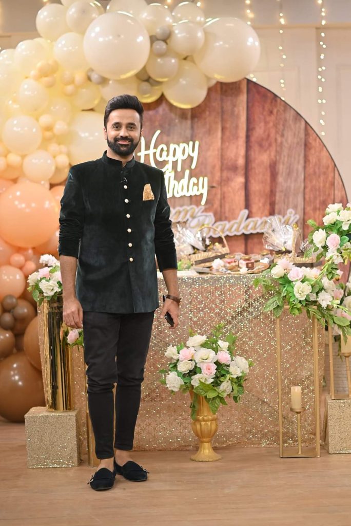 Waseem Badami Celebrates Birthday at Good Morning Pakistan