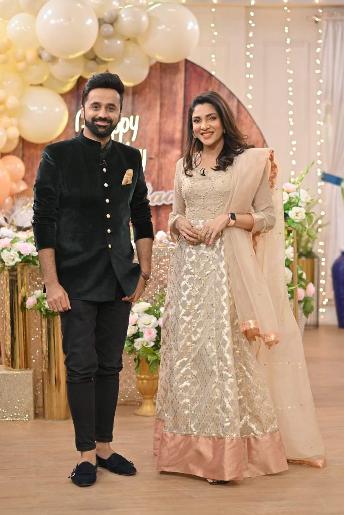 Waseem Badami Celebrates Birthday at Good Morning Pakistan