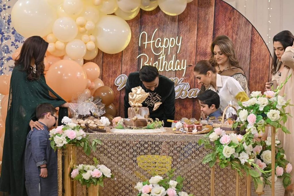 Waseem Badami Celebrates Birthday at Good Morning Pakistan