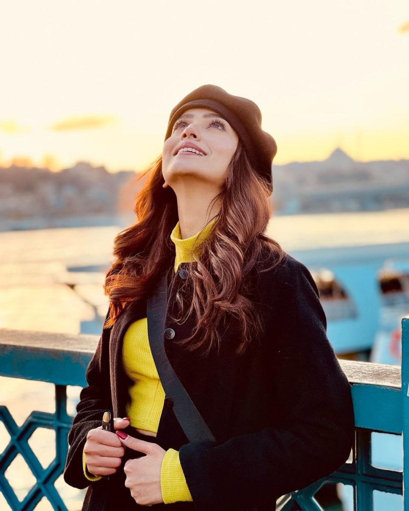 Zarnish Khan’s Latest Enchanting Pictures From Turkey