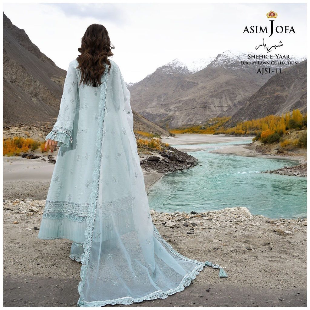 Asim Jofa's Luxury Lawn Collection 2022