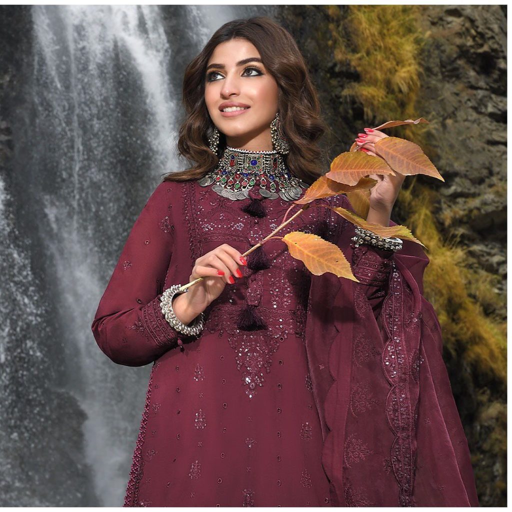 Asim Jofa's Luxury Lawn Collection 2022