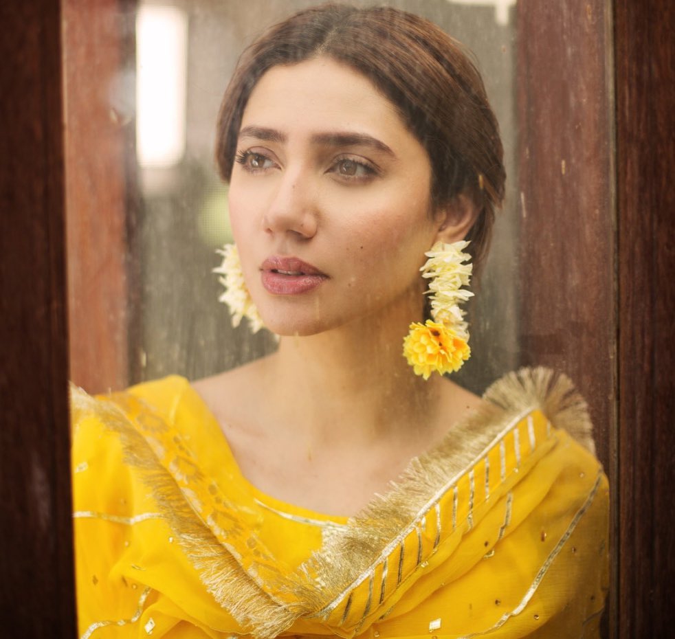 Mahira Khan Wins Over Pakistani Fans' Hearts