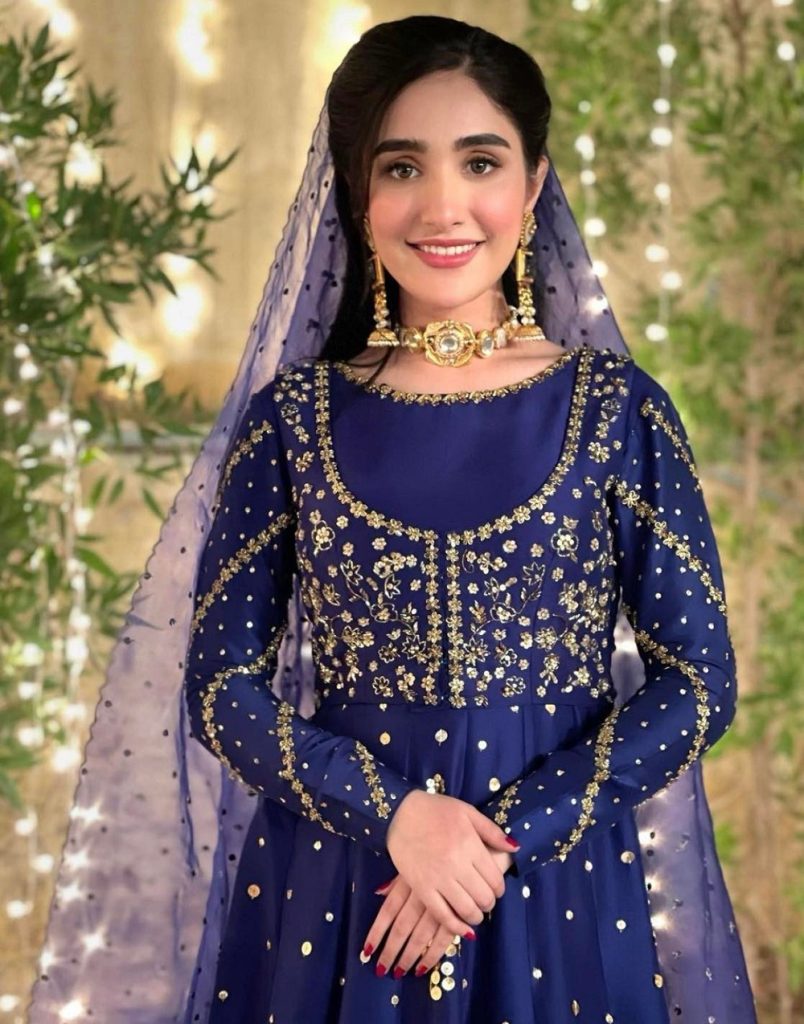 Aiza Awan’s Appealing Dresses From Yeh Na Thi Hamari Qismat