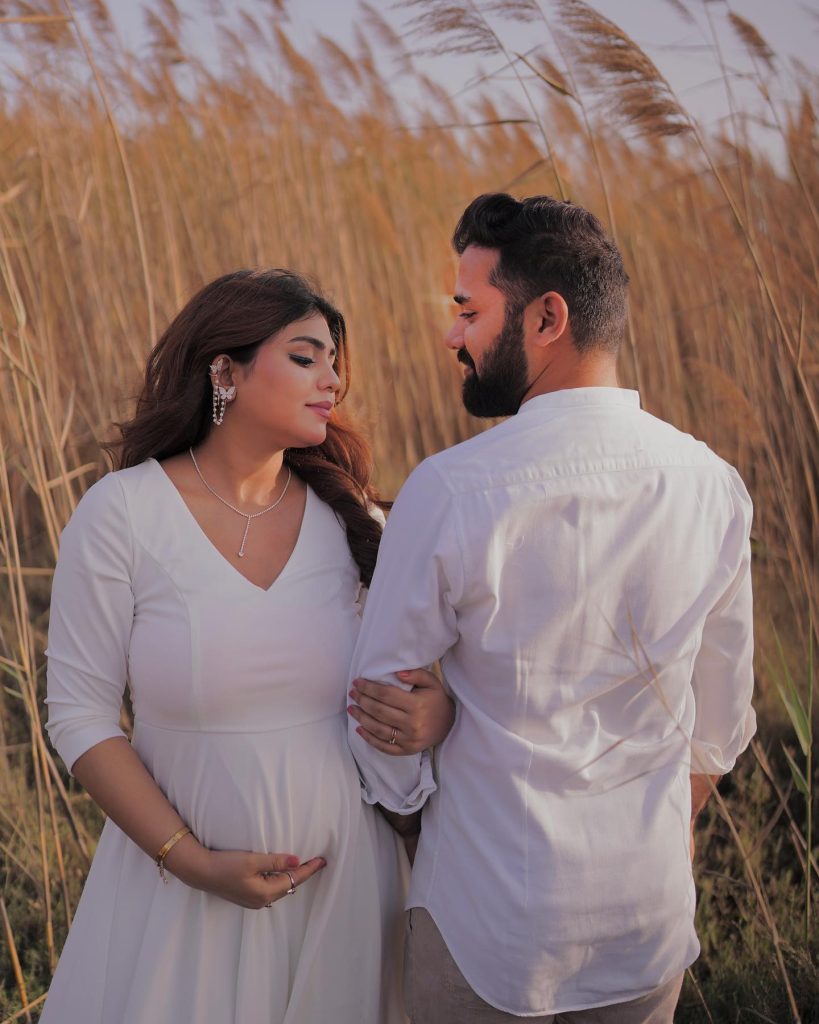 Anumta Qureshi's Latest Maternity Pictures