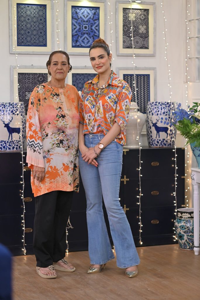 Dananeer And Nadia Hussain With Their Mothers At GMP