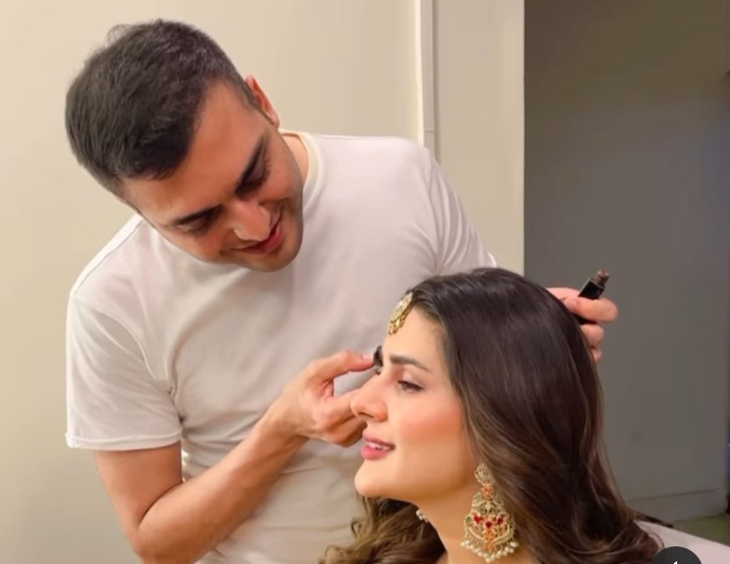 Sana Javed Fully Exposed By Makeup Artists - Details