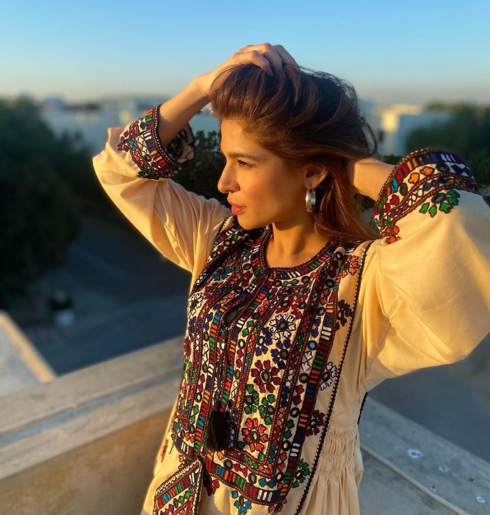 Ayesha Omar Tells Why Esra Bilgic Follows Her On Instagram