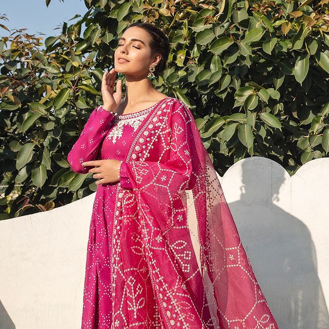 Cross Stitch Lawn Collection'22 Featuring Iqra Aziz