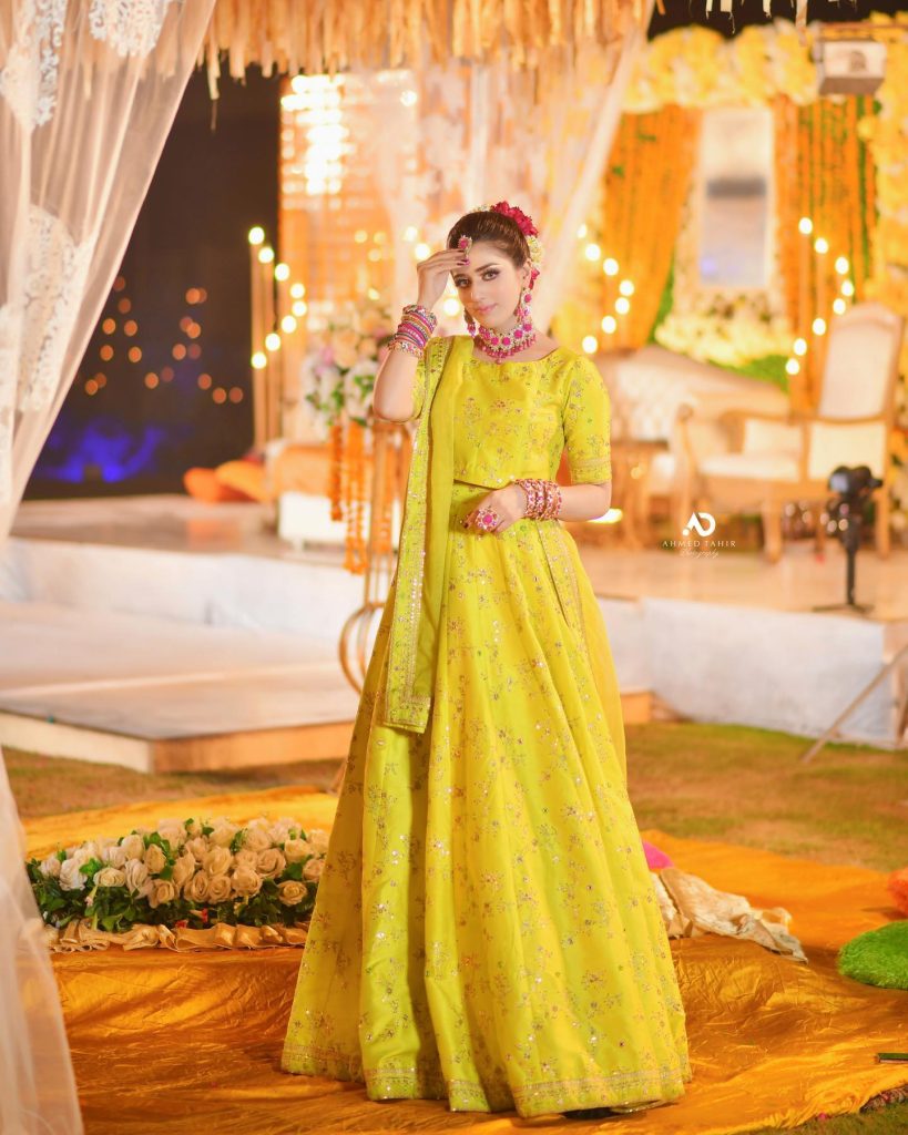 Jannat Mirza's Enchanting Clicks From A Recent Wedding Event