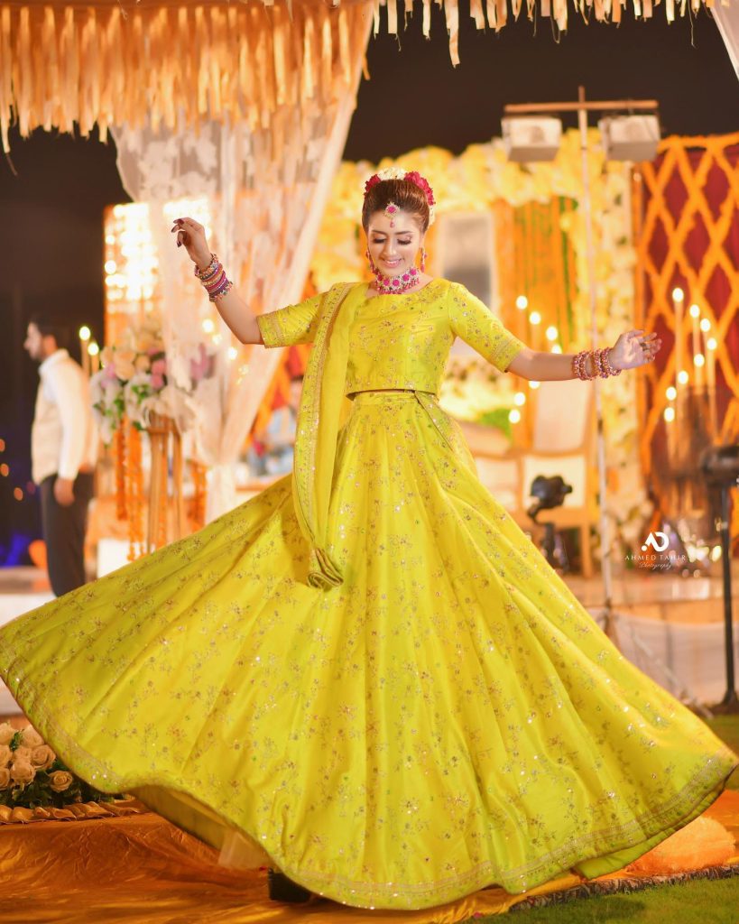 Jannat Mirza's Enchanting Clicks From A Recent Wedding Event