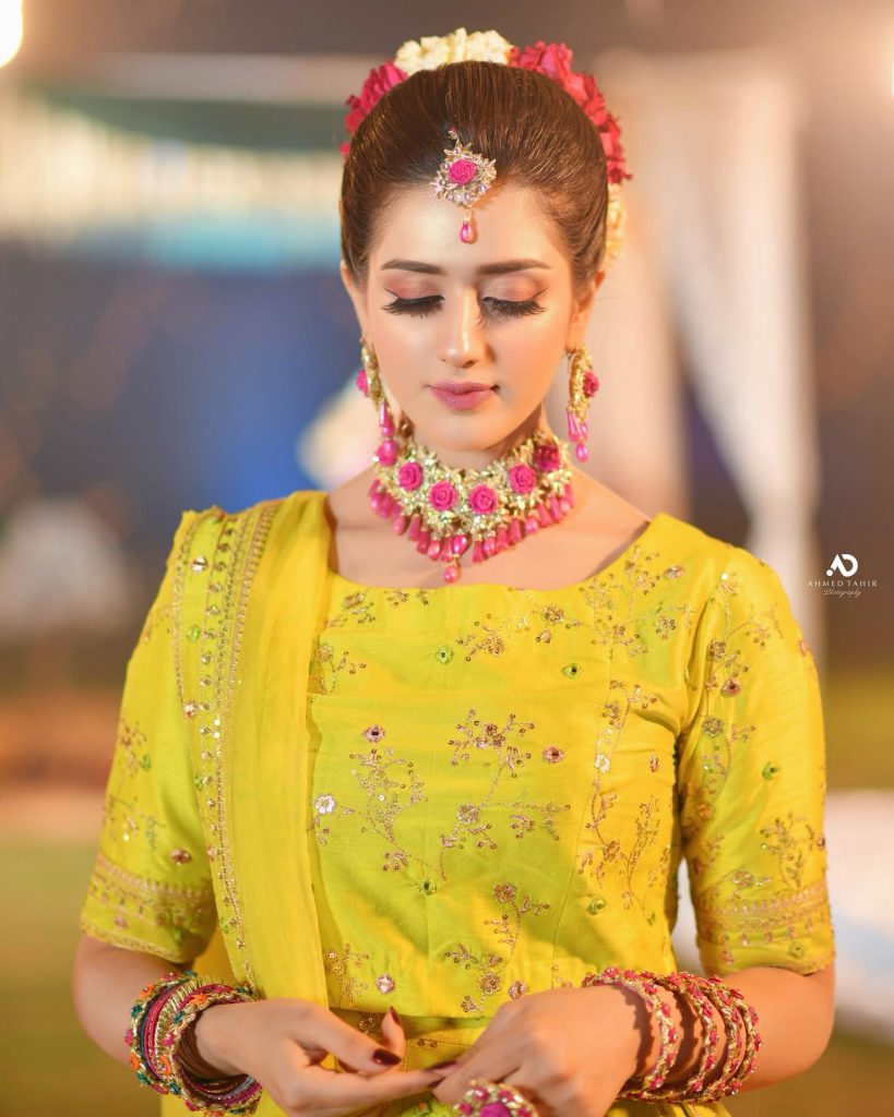 Jannat Mirza's Enchanting Clicks From A Recent Wedding Event