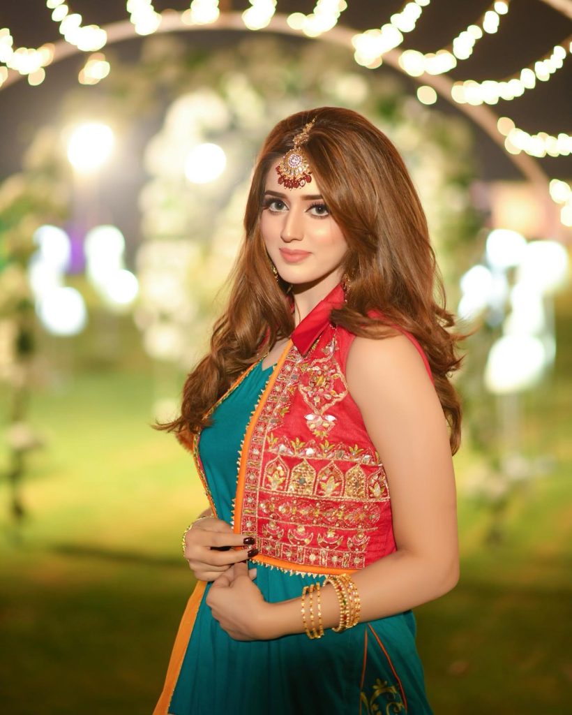 Jannat Mirza's Enchanting Clicks From A Recent Wedding Event