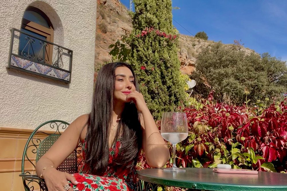 Actress Maira Khan's Latest Breathtaking Vacation Pictures