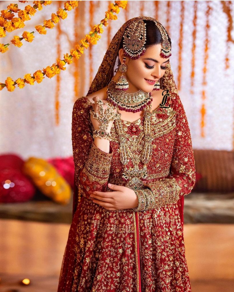 Minal Khan Flaunts Luxurious Look In Her Latest Bridal Shoot