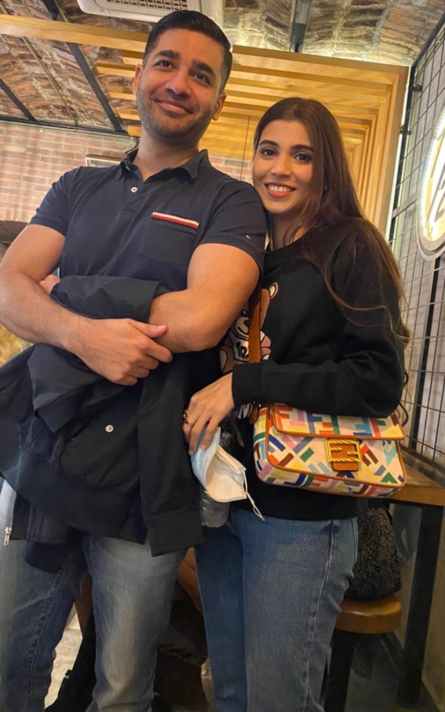 Minna Tariq Pictures With Her Husband