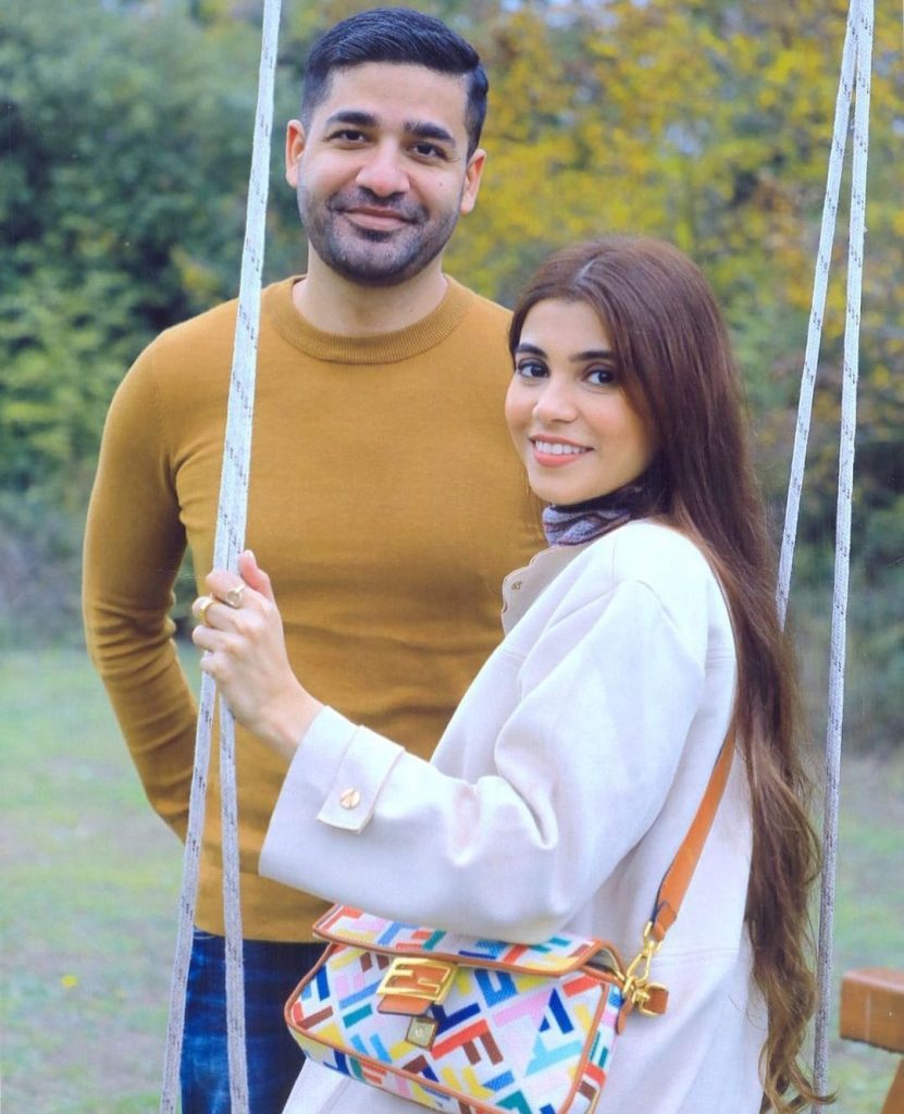 Minna Tariq Pictures With Her Husband