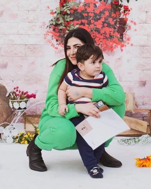 Naimal Khawar's New Adorable Pictures With Her Son
