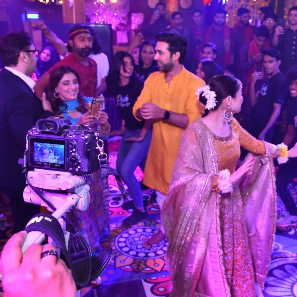 Internet Bashes Hania Aamir And Ali Rehman For Crashing A Private Wedding