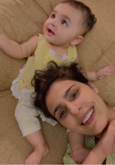 Sadia Ghaffar's Recent Adorable Pictures With Her Daughter Raya
