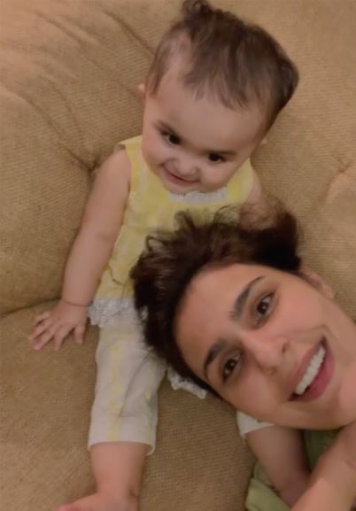 Saadia Ghaffar's recent adorable pics with daughter Raya