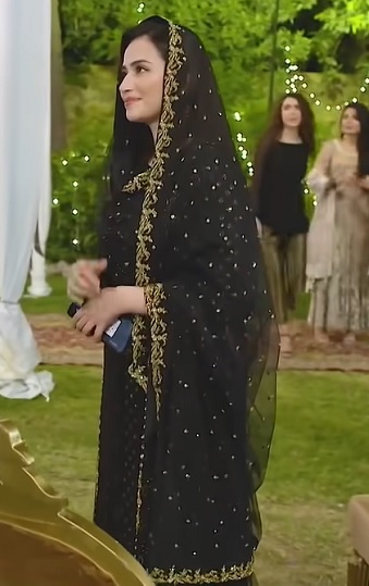 Sana Javed’s Beautiful Elegant Dresses From Aye Musht-e-Khaak