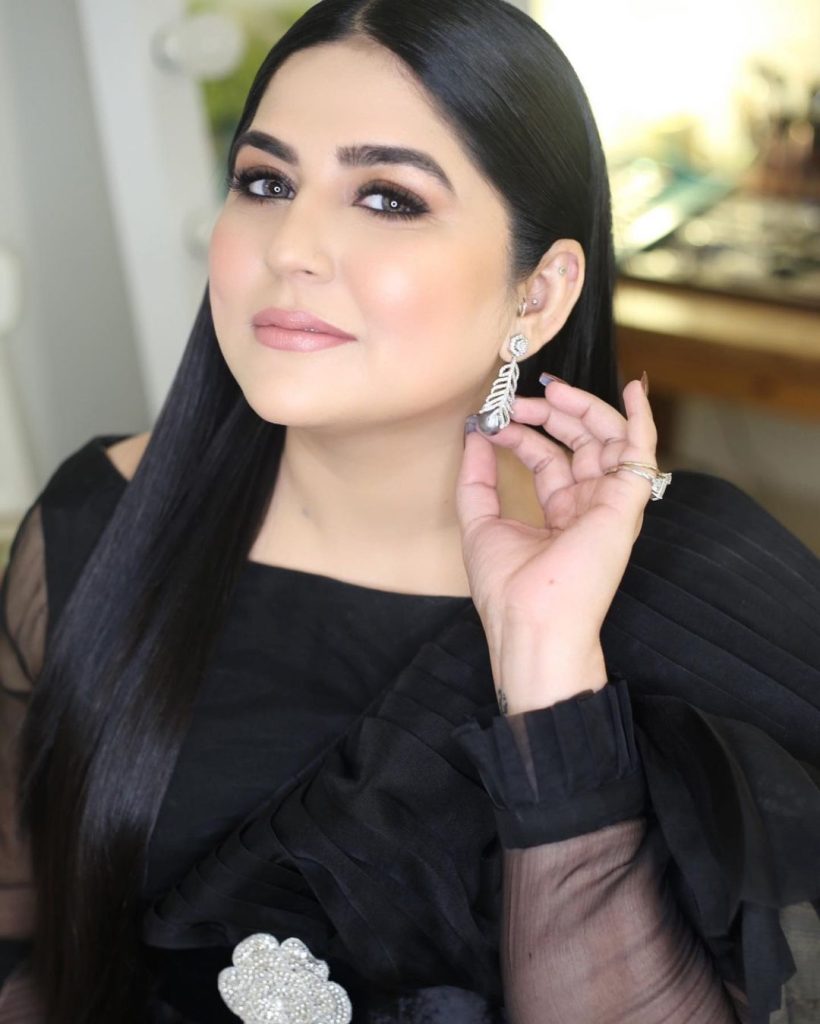 Public Reacts To Sanam Baloch’s Recent Pictures